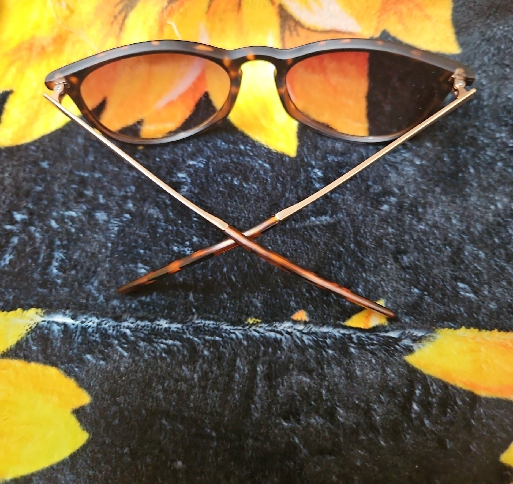 Foster Grant Brown Sunglasses - Picture 5 of 6